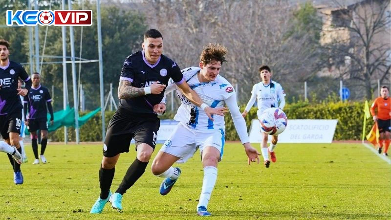 Khác biệt về tình thế thời điểm đối đầu  